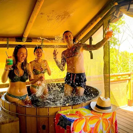 Kamp alanı Zecamping 3 Etoiles Piscine Chauffee Locatif Tv Clim 17m2 3*
