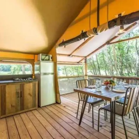 Kemping 3 Etoiles - Piscine - Eeebcb Roquebrune-sur Argens