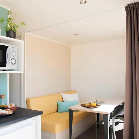 3 Etoiles - Piscine - Eeebcb