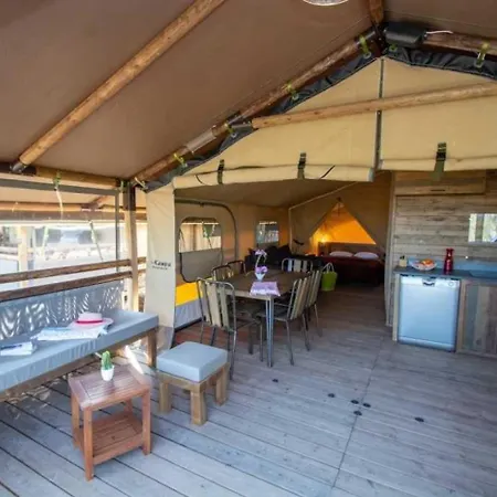 مكان تخييم 3 Etoiles - Piscine - Eeebcb روكبرون-سور-أرجينس