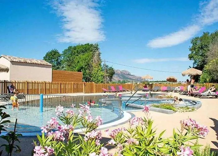 캠프장 Zecamping 3 Piscine Chauffee Soirees Animees Bar Et Restaurant
