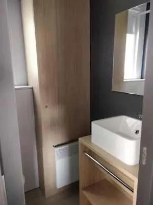 캠프장 Zecamping 3 Piscine Chauffee Soirees Animees Bar Et Restaurant 로크부른수르알젠스